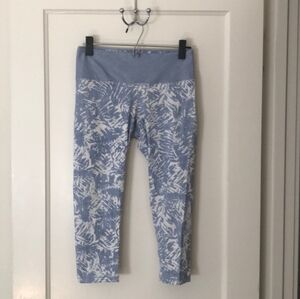 Prana Pillar Capri Leggings Pants Womens Yoga Pilates Size S Blue White Leaves